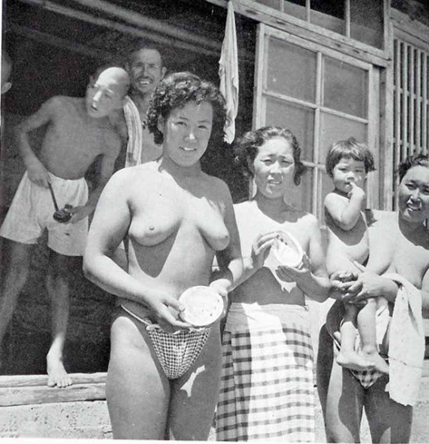 Vintage big tits topless